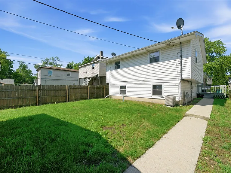 3003 Gilboa Ave — Photo 24