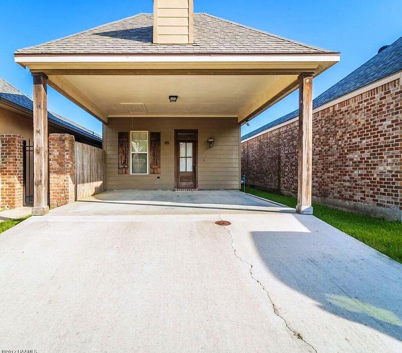 1st image of 330 Chimney Rock Blvd