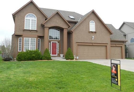 1st image of 5924 NE Hidden Valley Dr