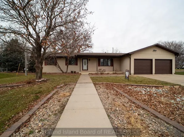 4152 Arizona Ave, Grand Island, NE 68803
