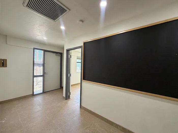 2 bed, 1.0 bath, 702 sqft, $1,800 — Photo 4
