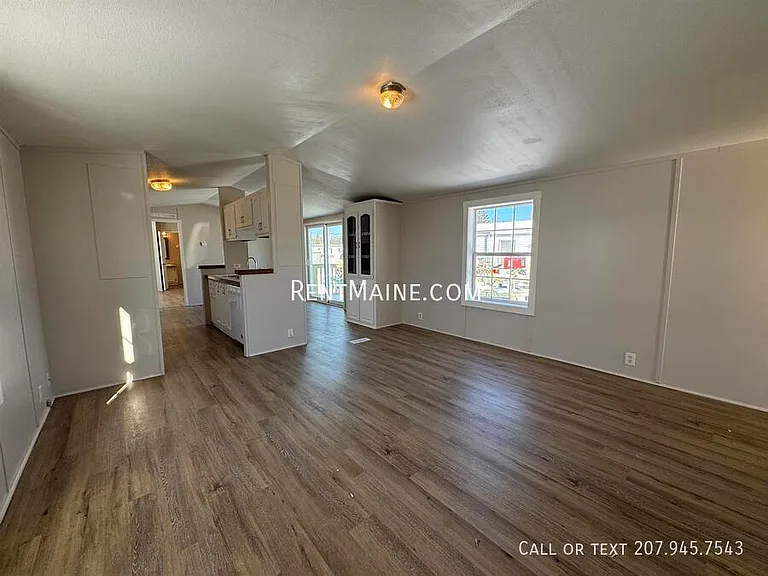 125 F St — Photo 5