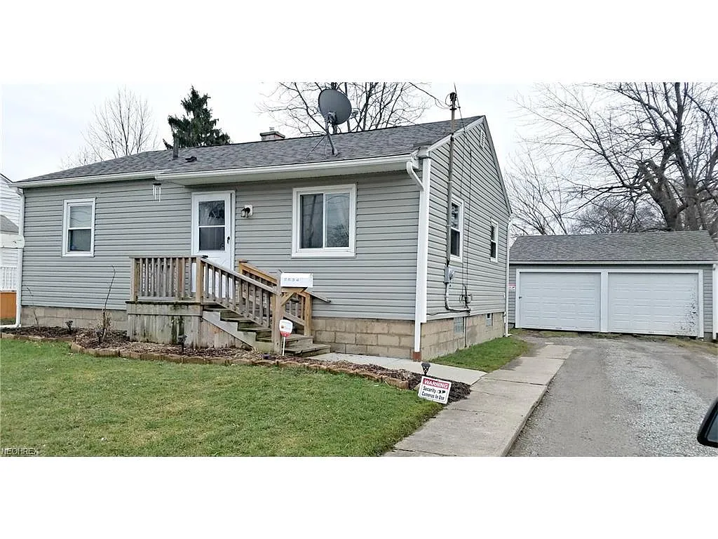 2634 Burton St SE photo 1