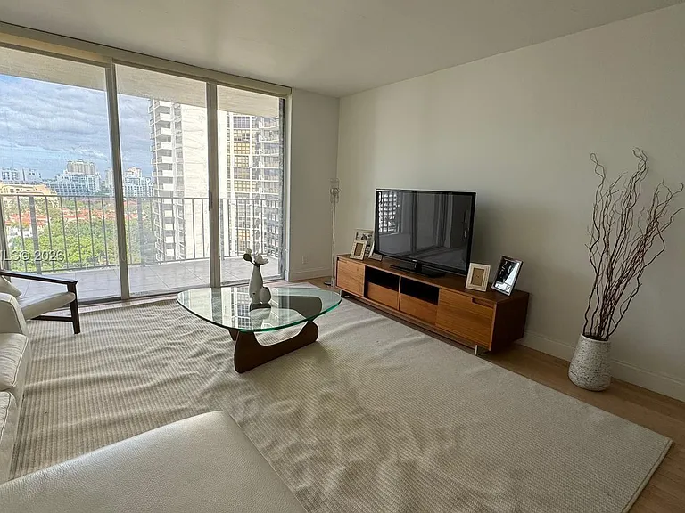 18151 NE 31st Ct #1408 — Photo 3