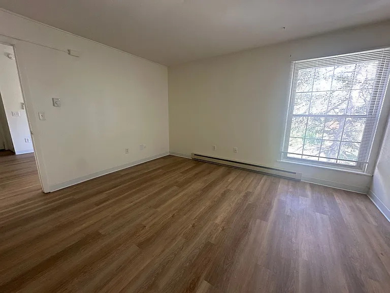 University Park Apartments near Cornell University — Photo 265