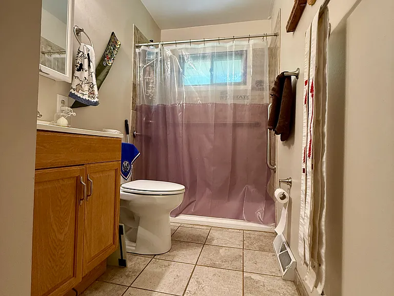 1813 Vaughn Dr — Photo 6