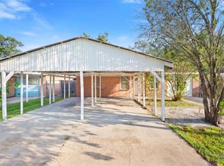 1212 W Snyder St, Alvin, TX 77511