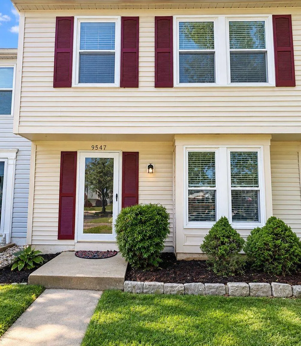 3 bed, 1.5 bath, 1174 sqft, $2,600 — Photo 1