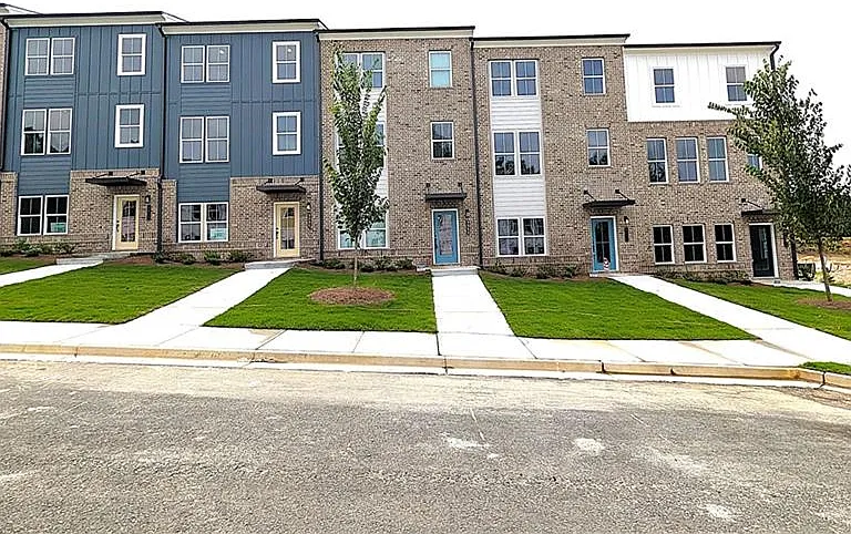 3053 Beacon Bend Xing — Photo 1