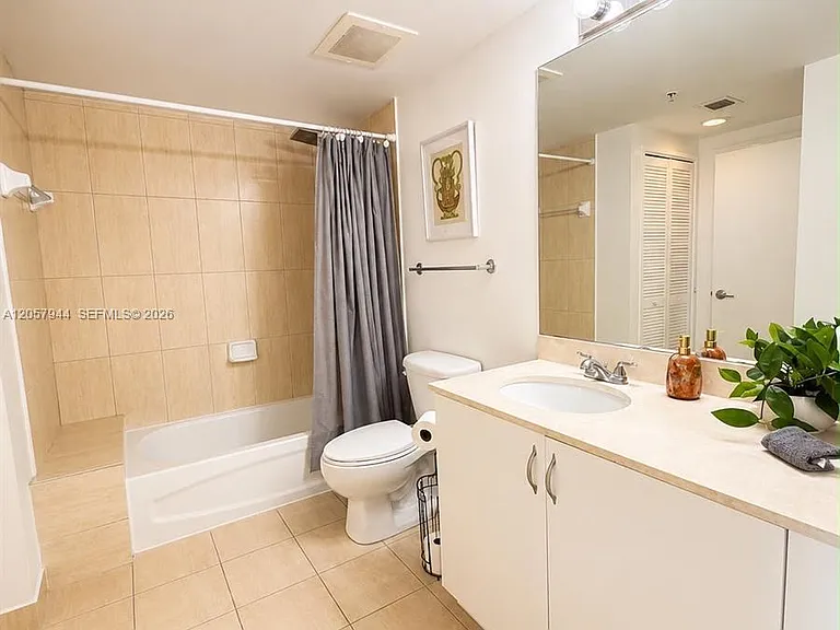 1750 N Bayshore Dr #3010 — Photo 21