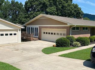 105 Patrol Club Rd, Greenville, SC 29609