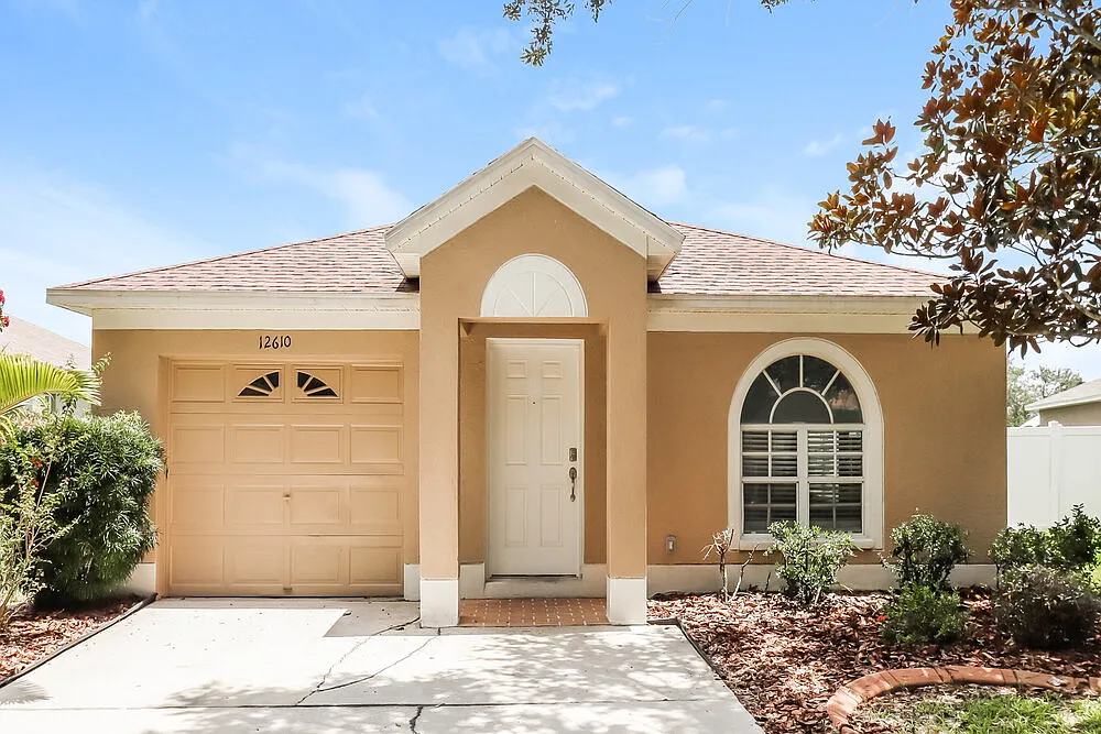 3 bed, 2.0 bath, 1261 sqft, $1,875 — Photo 1