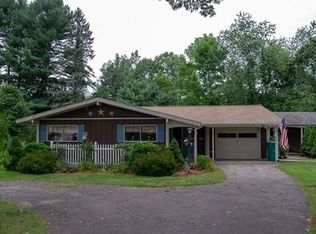 16 Brooks St, Upton, MA 01568