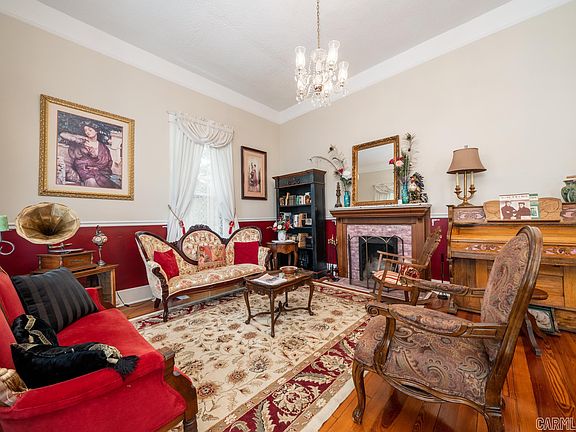 5th image of 138 Parkhill St