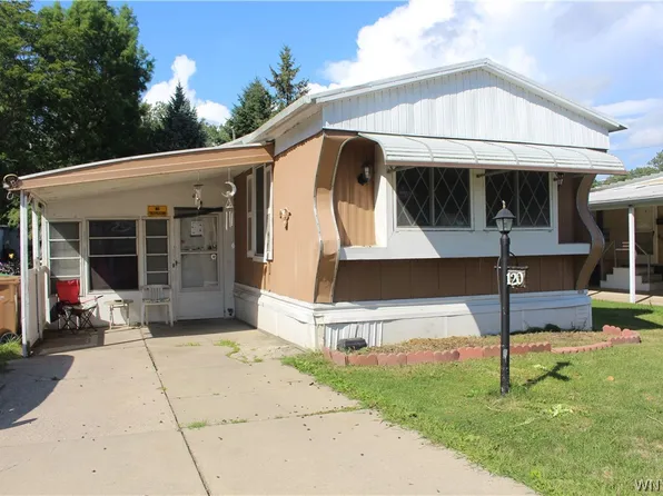 120 Carefree Ln, Buffalo, NY 14227