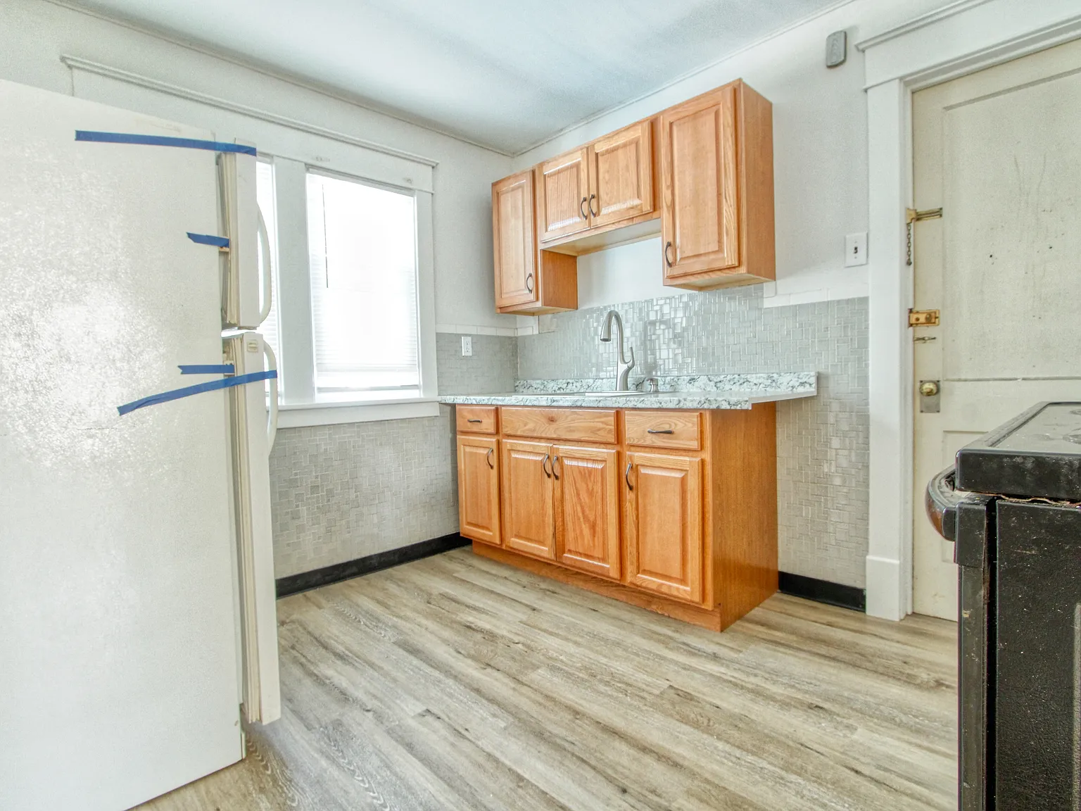 2 bed, 1200 sqft, $1,000 — Photo 2