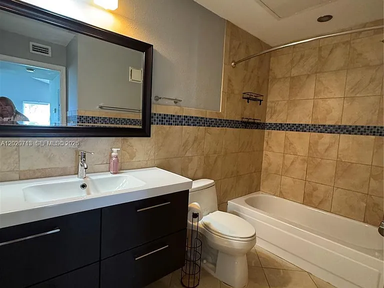 2301 NW 33rd St #107 — Photo 23