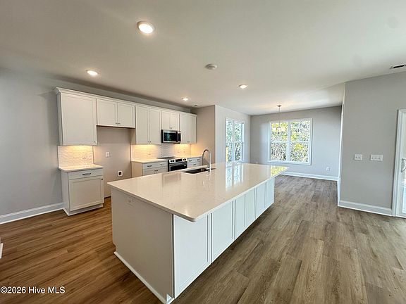 2nd image of 47 N Bandwheel Way
