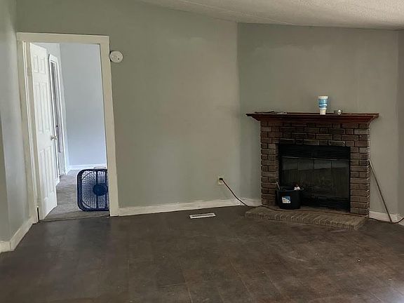 3rd image of 22655 Buck Watts Rd