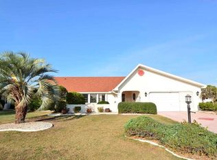 405 Stoneham Dr, Sun City Center, FL 33573