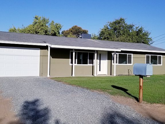 3/4 view from the street