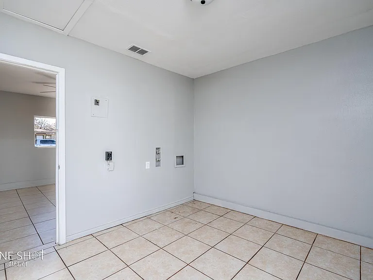 5226 Questa Dr — Photo 14