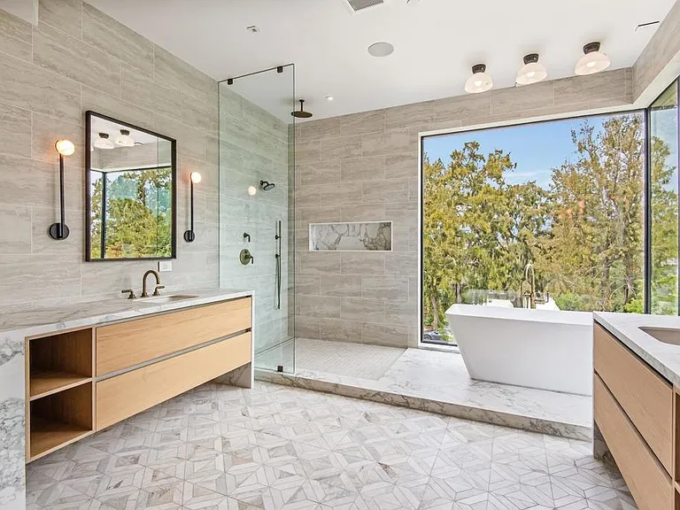 1030 Centinela — Photo 33