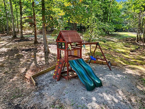 5th image of 55 Rolling Oaks Rd