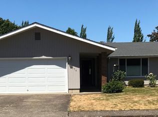 976 V St, Springfield, OR 97477