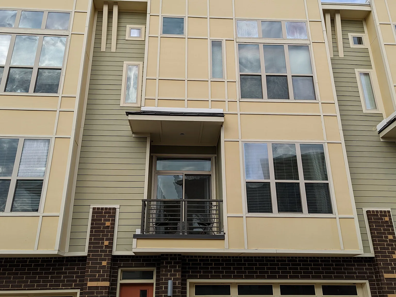 2 bed, 2.5 bath, 1675 sqft, $2,500 — Photo 1