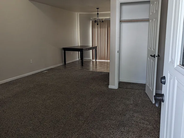 405 Dug Out Way — Photo 3