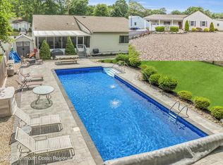 234 Oak Ln, Forked River, NJ 08731