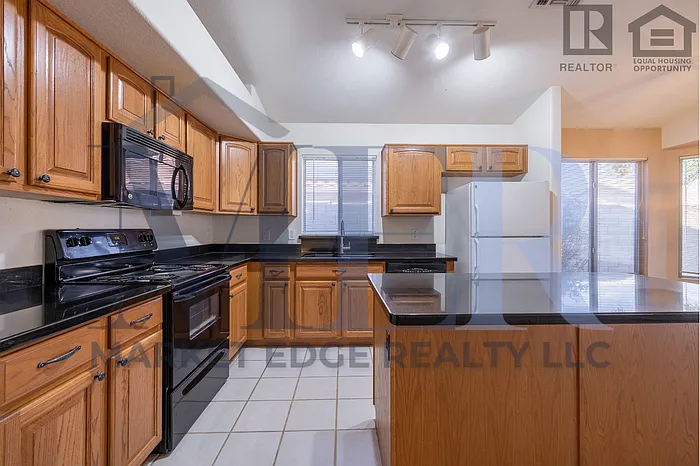 9723 W Mohawk Ln — Photo 17