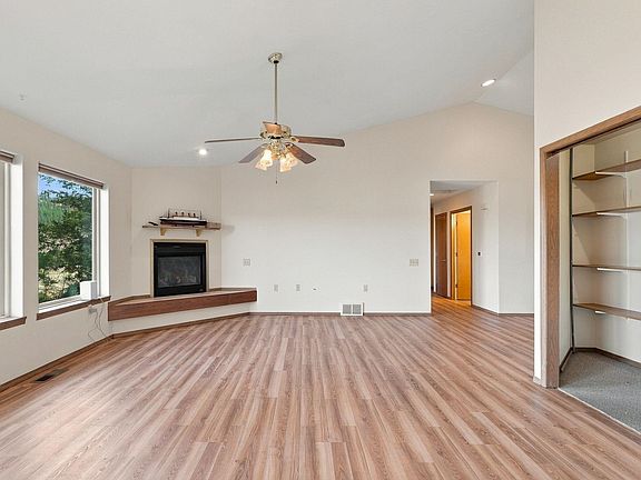 3rd image of 1012 W Winder Ln