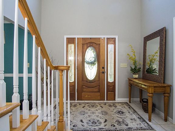 4th image of 206 Westbury Ct