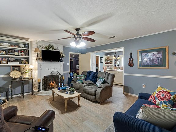 4th image of 453 Ginntown Rd