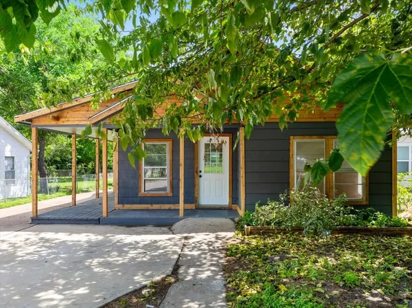 8304 Kender Ln, White Settlement, TX 76108