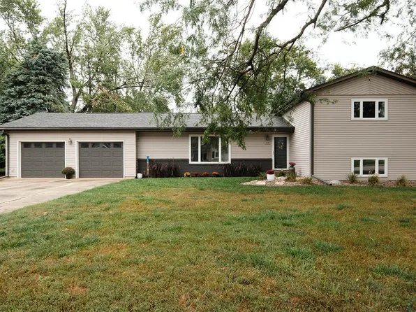 508 Zuider Zee Dr SE, Orange City, IA 51041