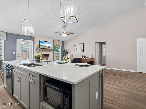 5th image of 11450 DUSTIN Court