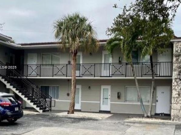 95 Edgewater Dr APT 103