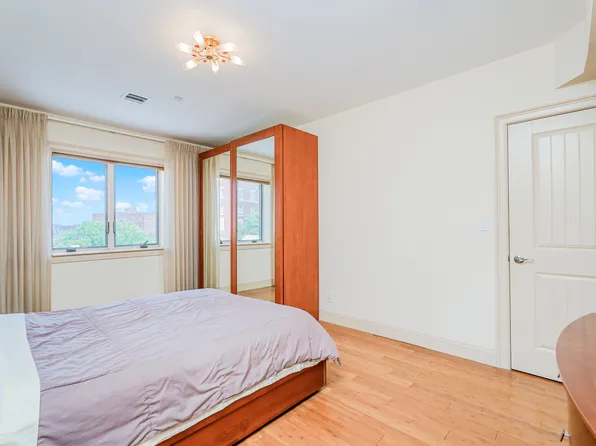 1689 East 21st Street image 29 of 32