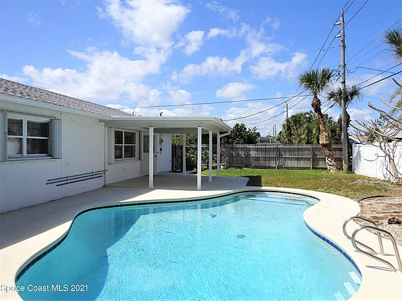 3rd image of 926 Golden Beach Blvd