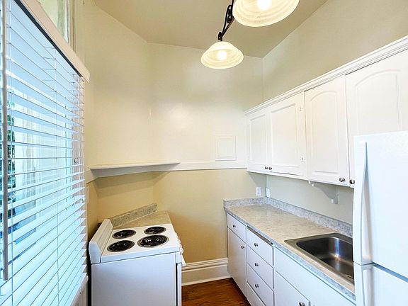 Compact Kitchen with Apartment Sized Range