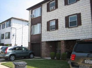 3906 219th St, Bayside, NY 11361