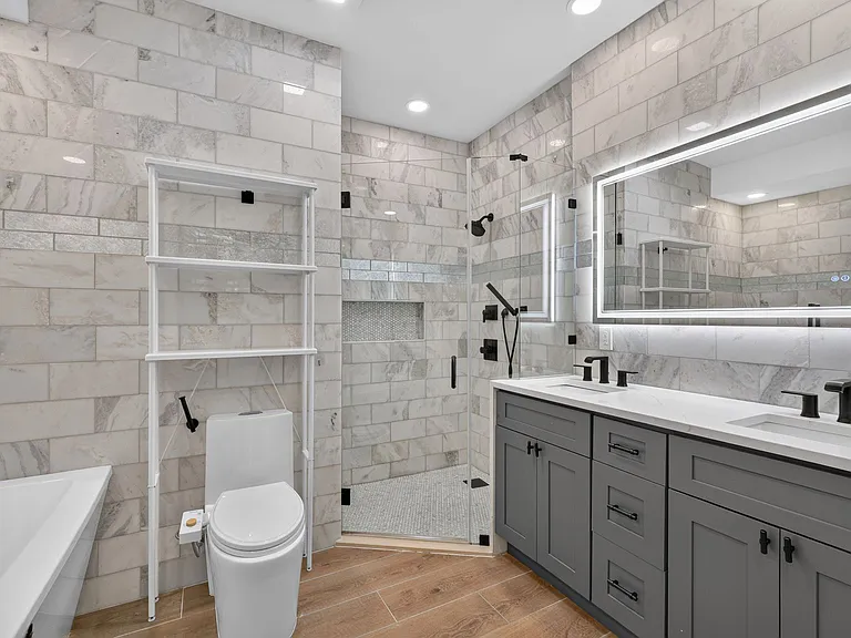 En-Suite Bathroom