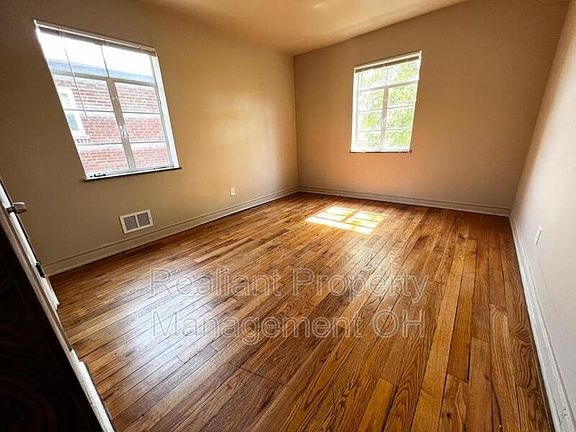 5th image of 1643 Anita Pl APT 1