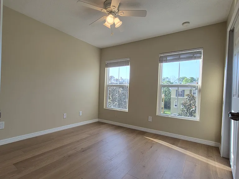 8666 Majestic Elm Ct — Photo 18