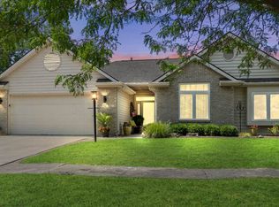 816 Abbey Place Blvd, Fort Wayne, IN 46804