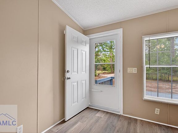 4th image of 102 Palmer Rd NE