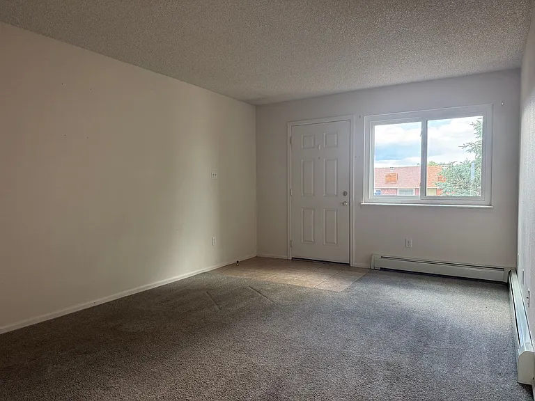 5307 Imperial Ct — Photo 3